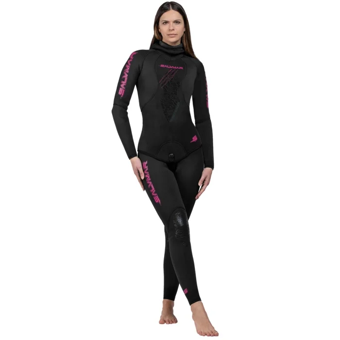 sea_walker_black_lady_2